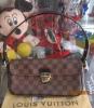 Sắc cầm tay Louis vuitton