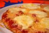 Cách làm pizza mozarella và pizza cá trích cá hồi