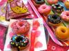 Bánh donut xinh xinh cho tiệc sinh nhật của bé